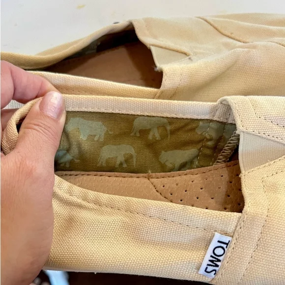 TOMS beige ivory neutral white Slides Size 10 new - Picture 6 of 8